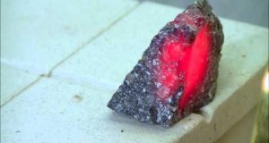 岩石の加熱・溶解・ガラス化シリーズ9 - 花崗岩－ハロゲンポイントヒーターの活用法ビデオ