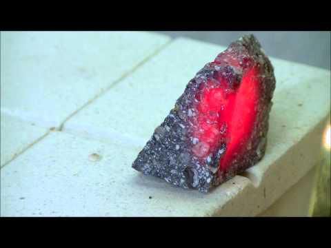 岩石の加熱・溶解・ガラス化シリーズ9 - 花崗岩－ハロゲンポイントヒーターの活用法ビデオ