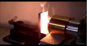 木の加熱シリーズ2 - 杉－ハロゲンポイントヒーターの活用法ビデオ