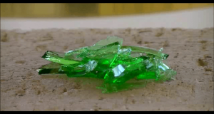 ハロゲンポイントヒーターHPH-160/f40による緑色ガラス片の加熱溶解-ハロゲンポイントヒーターの活用法ビデオ
