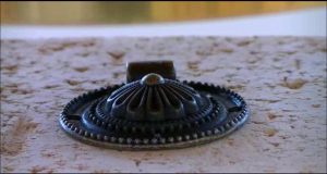 亜鉛合金製飾り金具の加熱-ハロゲンポイントヒーターの活用法ビデオ