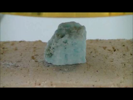 岩石の加熱・溶解・ガラス化シリーズ29　ブルーアラゴナイト